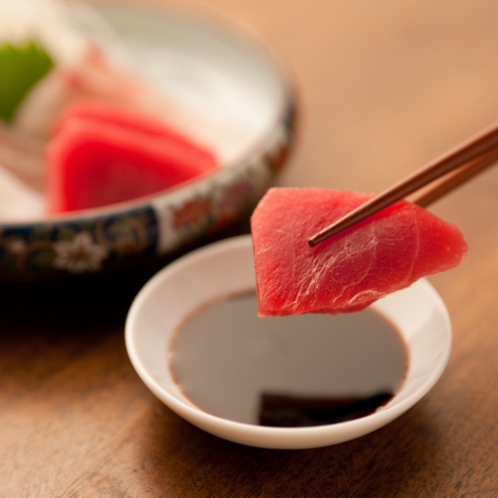 ⁨Tuna saku fillet (Tuna Sashimi )